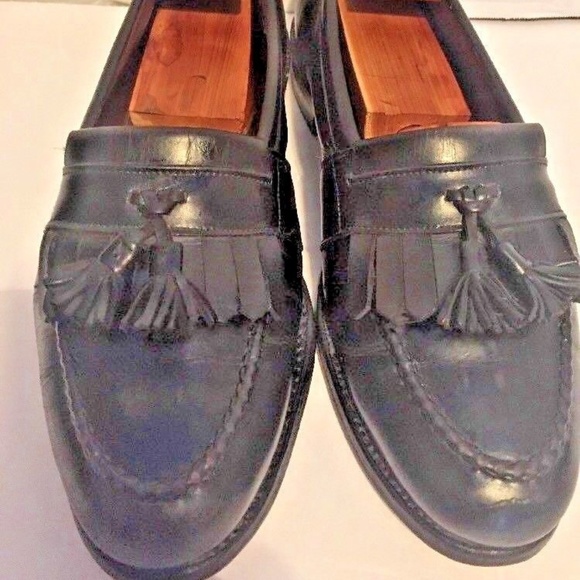 Allen Edmonds Other - Allen Edmonds Newport Black Leather Oxfords